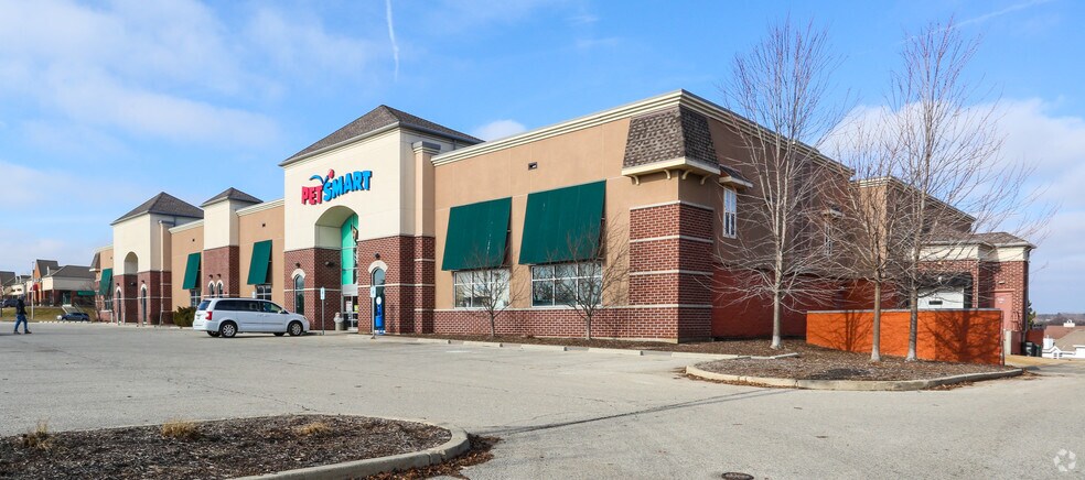 More Photos Of 1275 W Capitol Dr, Pewaukee General Retail For Sale