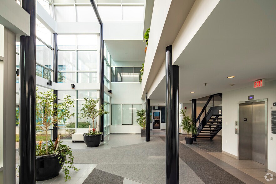 More Photos Of 340 Ferrier St, Markham Office For Lease