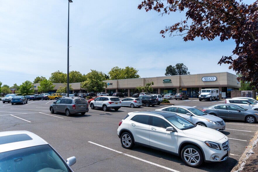 More Photos Of 1801-1823 14th Ave SE, Albany General Retail For Lease