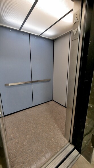 More Photos Of 800 Tully Rd, Houston Office For Lease