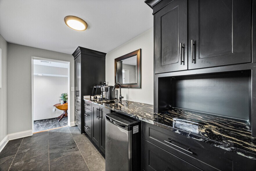 More Photos Of 955 E Henrietta Rd, Rochester Medical For Lease