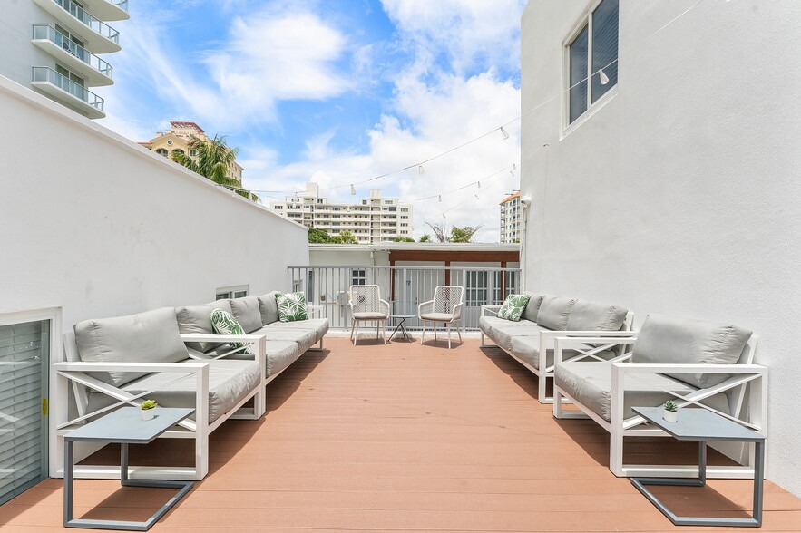 More Photos Of 3020-3024 Seville St, Fort Lauderdale Hotel For Sale