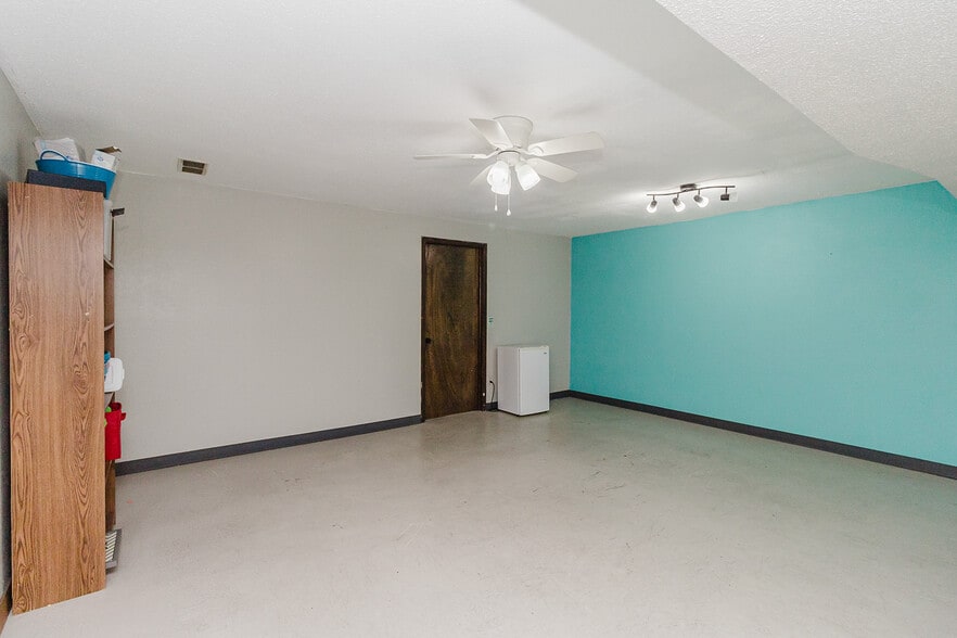 More Photos Of 1319 E 17th Ave, Hutchinson Religious Facility For Sale