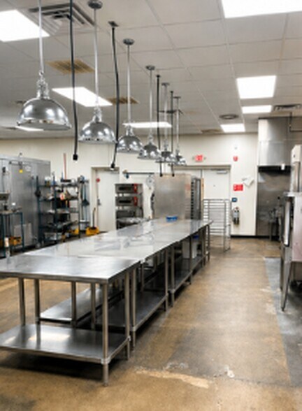More Photos Of 210 E 14th St, Greenville Warehouse For Sale