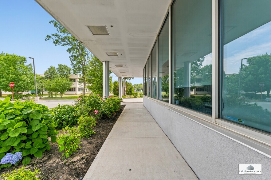 More Photos Of 456 Chestnut St, Lakewood Office For Lease
