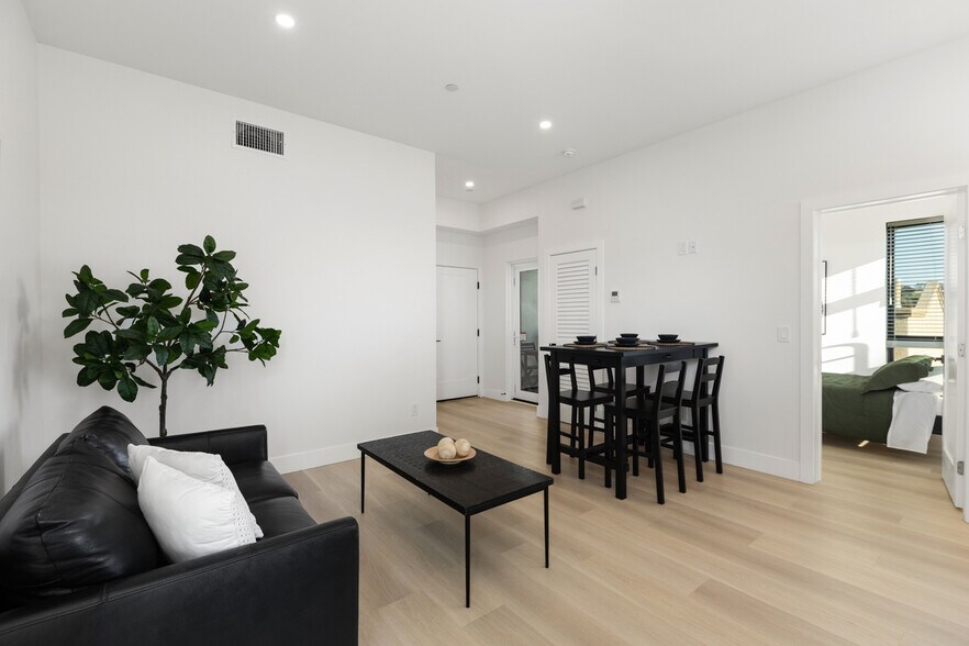 More Photos Of 5727 Lauretta St, San Diego Apartments For Sale