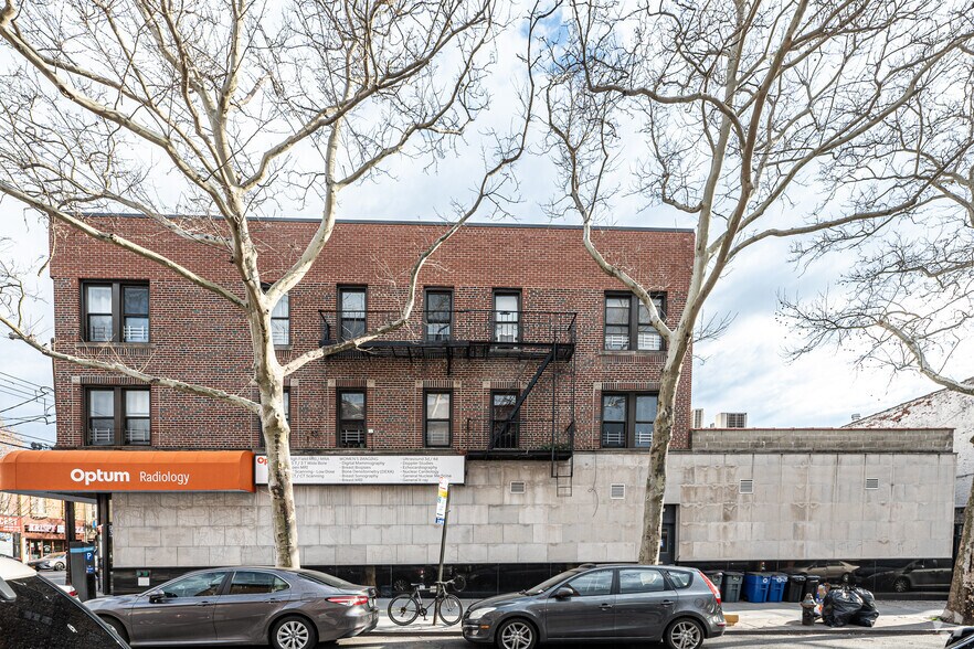 More Photos Of 7115-7121 13th Ave, Brooklyn Medical For Sale