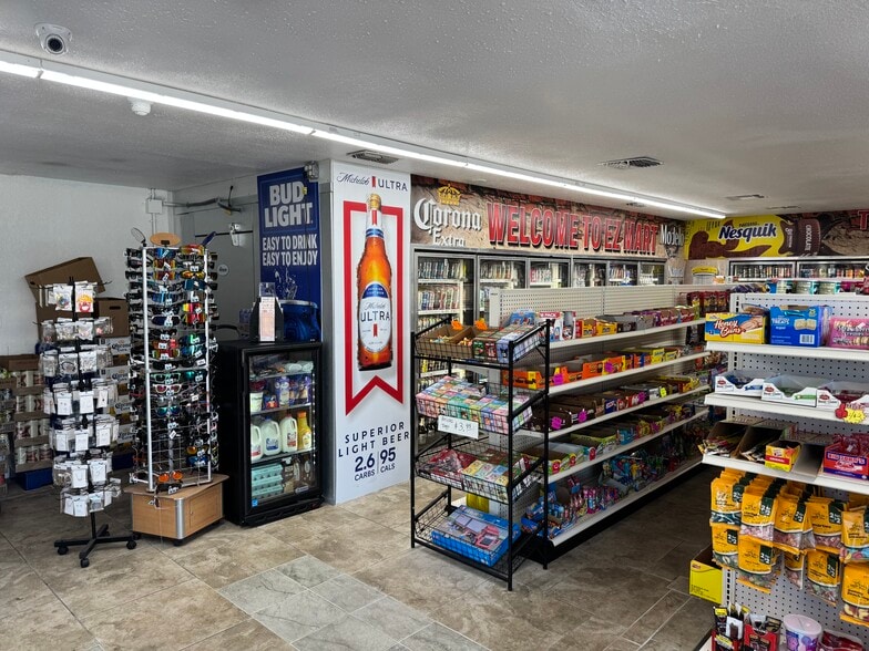 More Photos Of 38010 15th Ave, Zephyrhills Freestanding For Sale