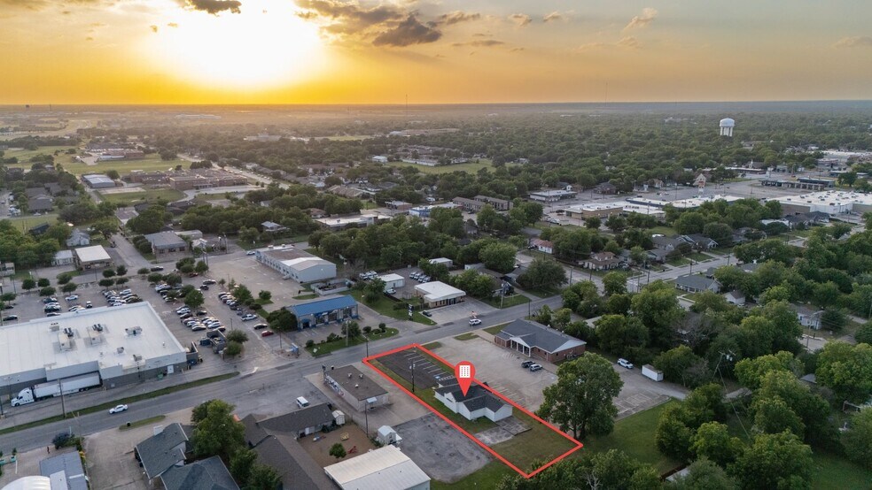 More Photos Of 4527 Stonewall St, Greenville Medical For Sale