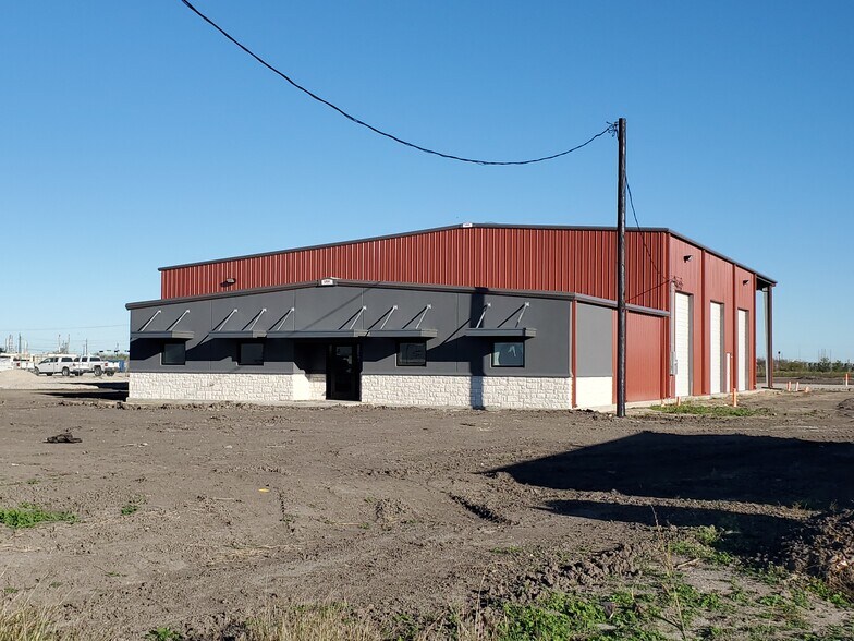 Primary Photo Of 1253 Southern Minerals Rd, Corpus Christi Warehouse For Lease