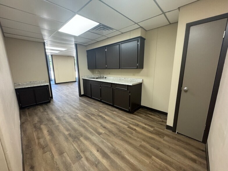 More Photos Of 736 Garcitas Creek Rd, Inez Warehouse For Lease