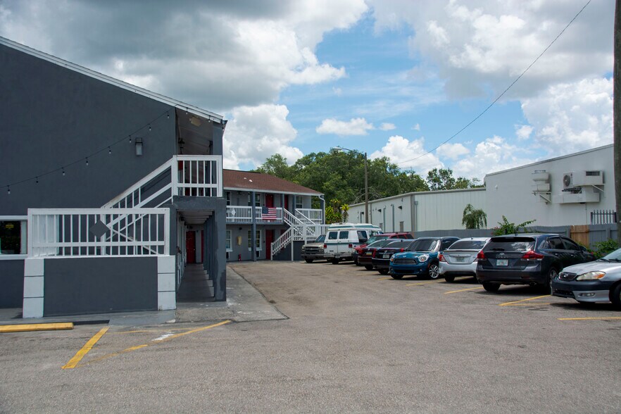 More Photos Of 4657 W Irlo Bronson Memorial Hwy, Kissimmee Hotel For Sale