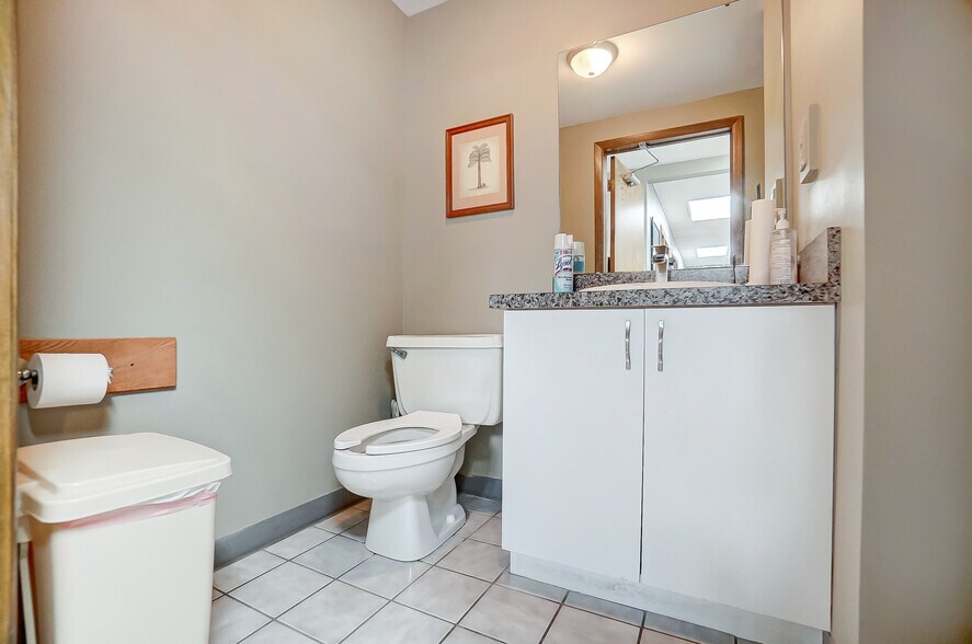 More Photos Of 8900 N Dixie Dr, Dayton Medical For Lease