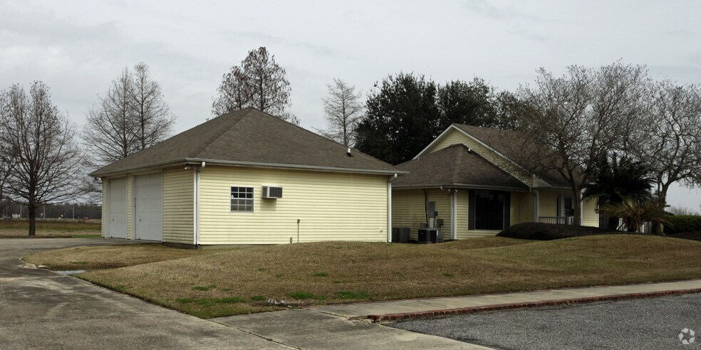 Primary Photo Of 669 Belle Terre Blvd, La Place Office For Sale