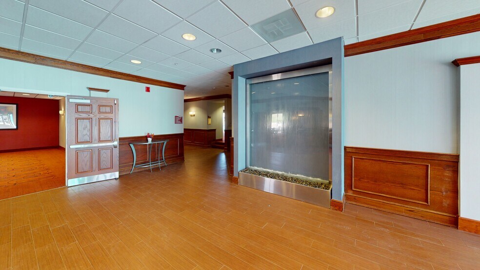More Photos Of 21 Front St, Manchester Sports And Entertainment For Lease