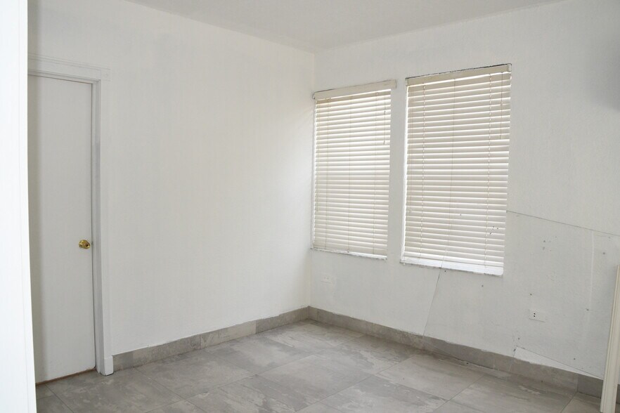 More Photos Of 1920 SW 22nd St, Miami Medical For Lease