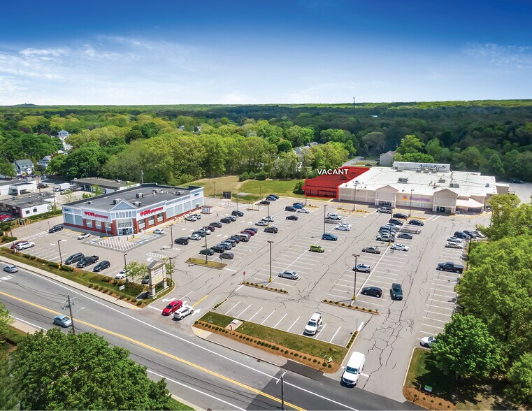 More Photos Of 1475 Newman Ave, Seekonk Supermarket For Sale