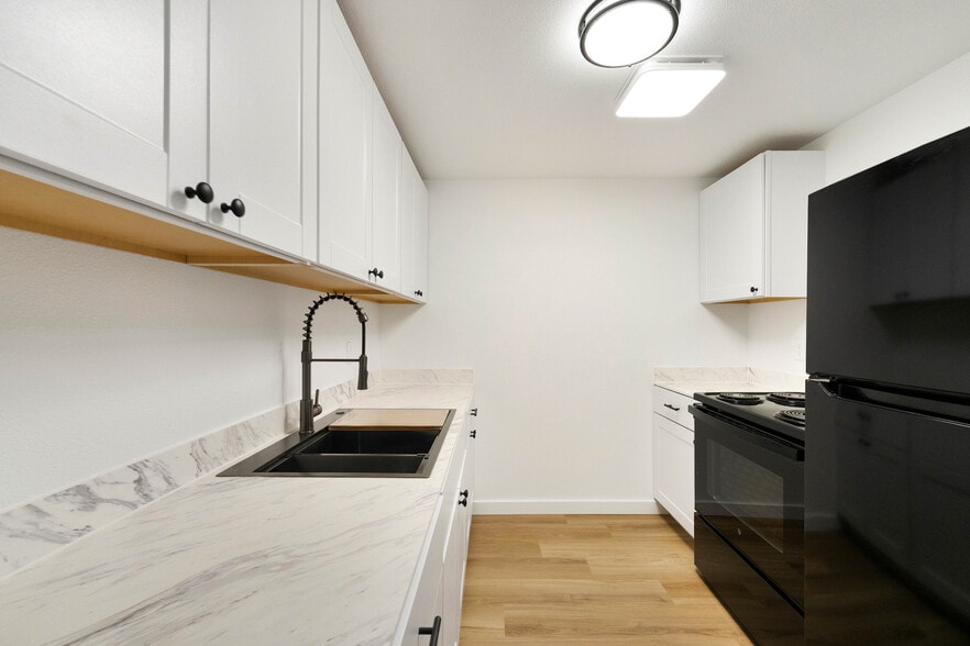 More Photos Of 324 Ackerman Ave, Coos Bay Apartments For Sale