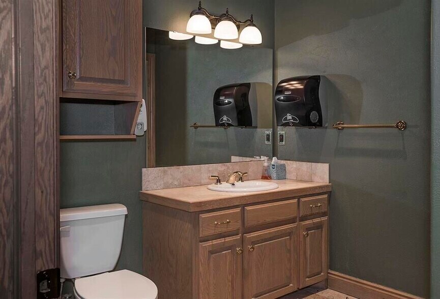 More Photos Of 1760 W Lakeview Rd, Stillwater Office For Sale