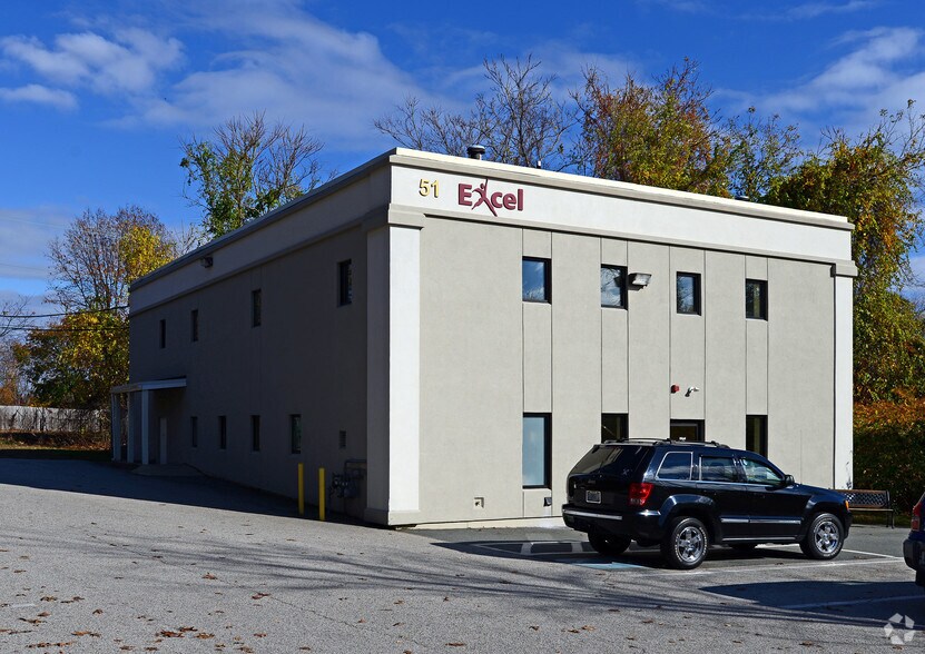 More Photos Of 105 Sockanosset Cross Rd, Cranston Unknown For Lease