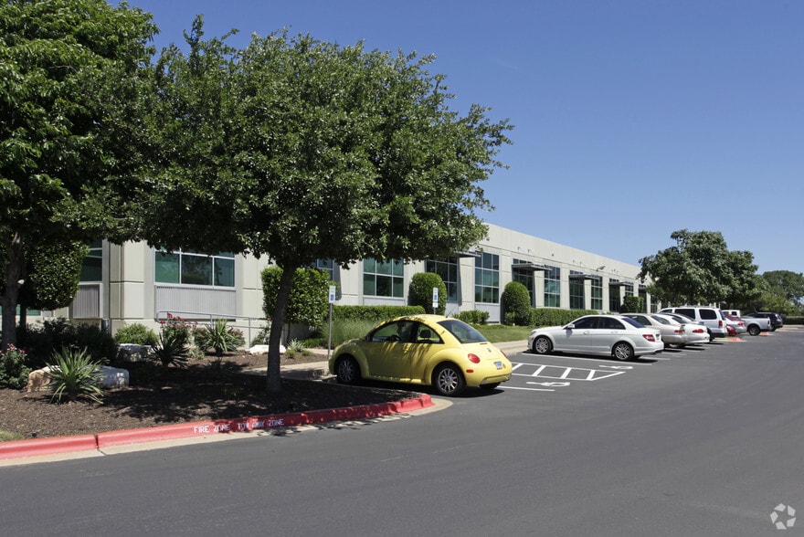 More Photos Of 12708 Riata Vista Cir, Austin Office For Lease