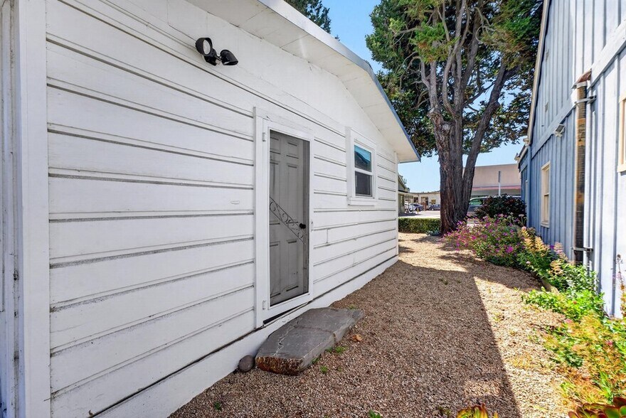 More Photos Of 408 Trout Gulch Rd, Aptos Freestanding For Sale