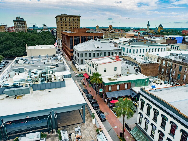 More Photos Of 111 W Congress St, Savannah Storefront Retail Office For Sale