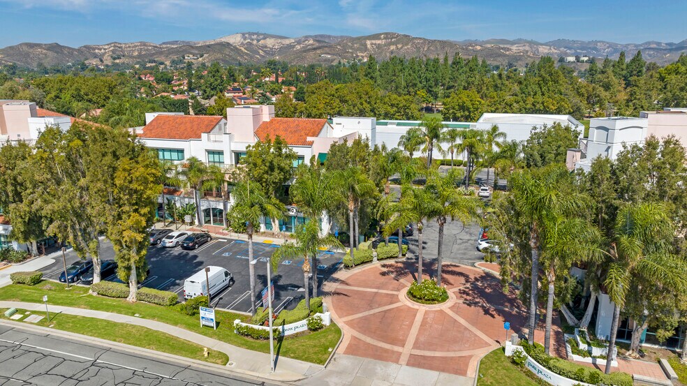 More Photos Of 3655 Alamo St, Simi Valley Medical For Lease