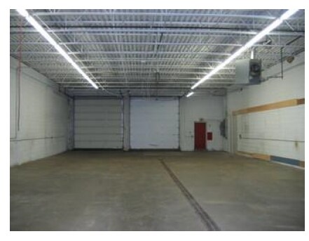 More Photos Of 3233-3243 Snelling Ave, Minneapolis Manufacturing For Lease