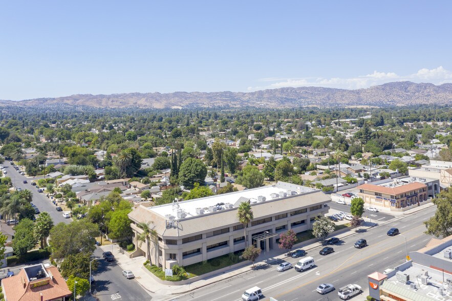 More Photos Of 7301 Topanga Canyon Blvd, Canoga Park Office For Lease