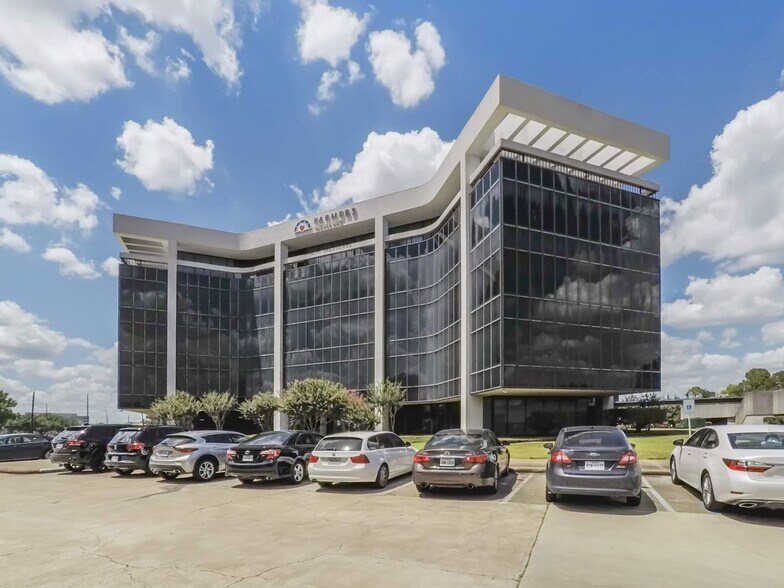 More Photos Of 6100 Corporate Dr, Houston Office For Sale