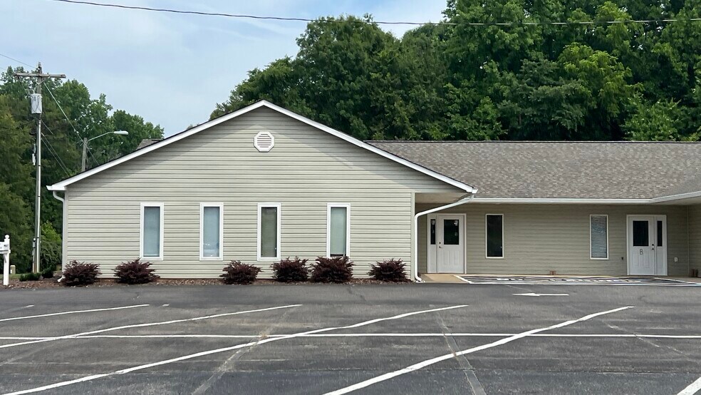 More Photos Of 425 Cherryville Rd, Shelby Medical For Lease