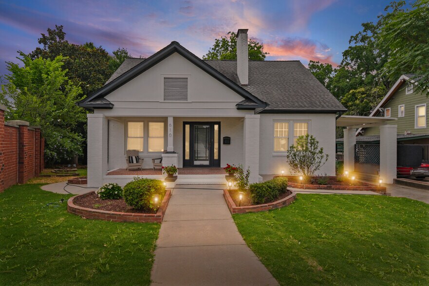Primary Photo Of 610 Hawthorne Ln, Charlotte Office Residential For Sale