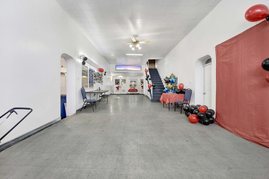 More Photos Of 3677 W Grand Ave, Chicago Religious Facility For Sale