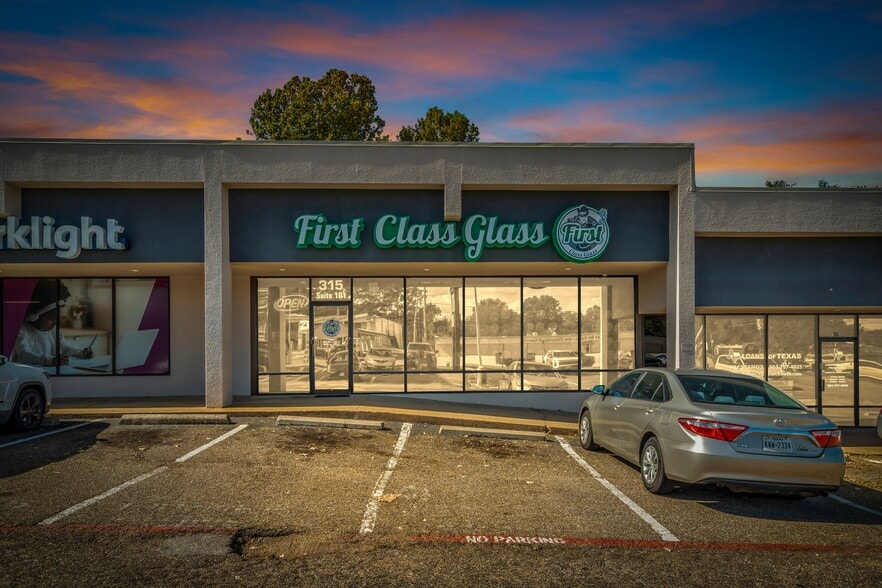 More Photos Of 313-323 N Spur 63, Longview Storefront Retail Office For Sale