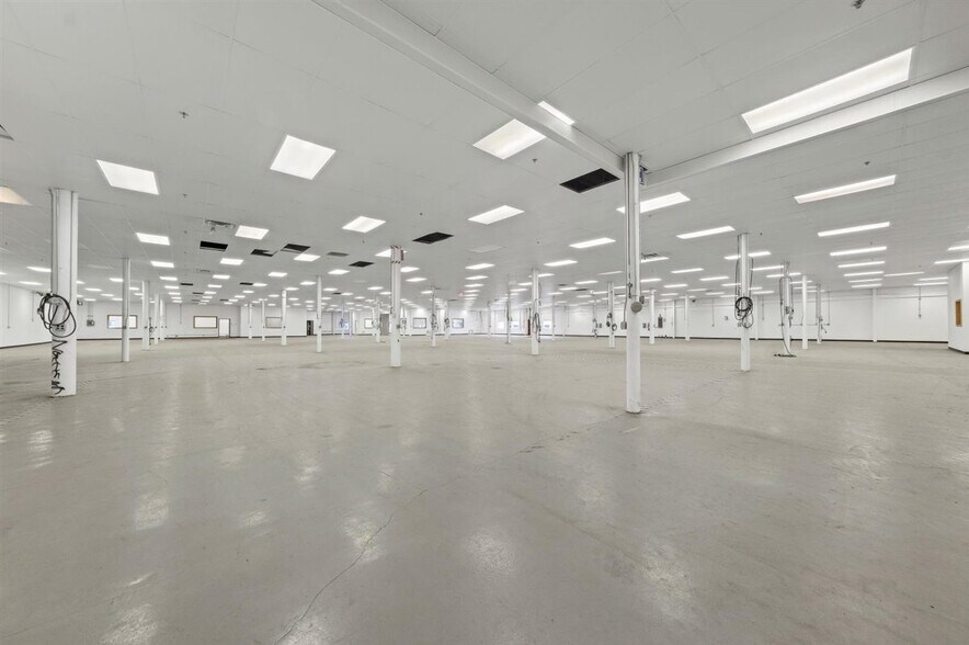 More Photos Of 90-98 Boices Ln, Kingston Warehouse For Sale