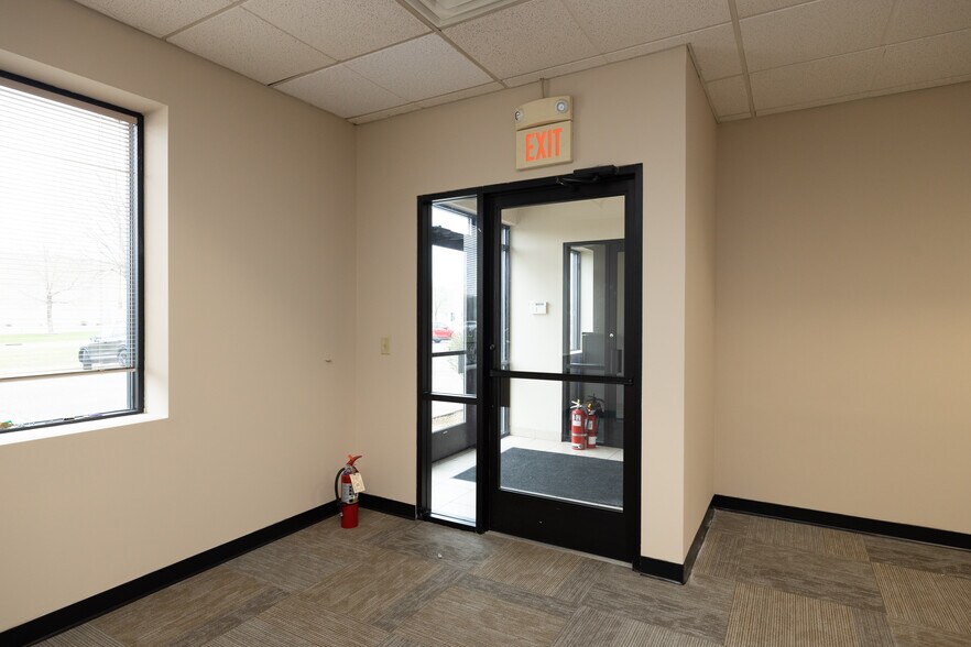 More Photos Of 21021 Heron Way, Lakeville Light Manufacturing For Lease