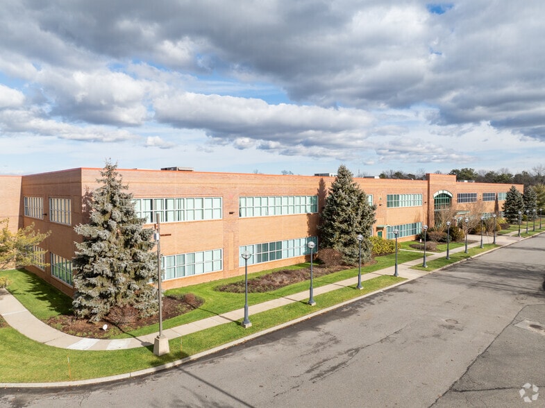 More Photos Of 5000 Corporate Ct, Holtsville Office For Lease