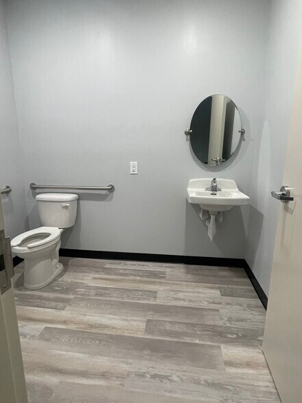 More Photos Of 733 Tillman Pl, Plant City Coworking Space