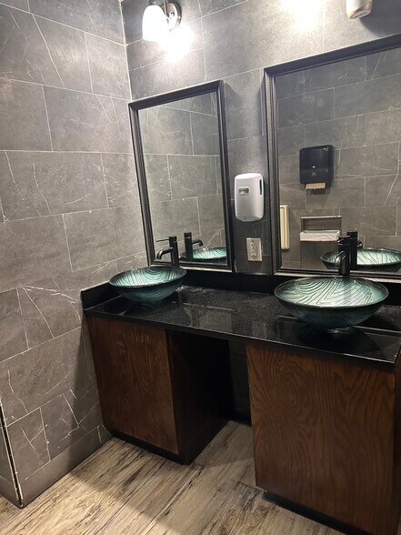 More Photos Of 4050 NW Federal Hwy, Jensen Beach Restaurant For Sale