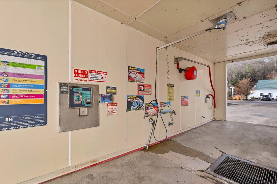 More Photos Of 329 Daniel Webster Hwy, Meredith Carwash For Sale