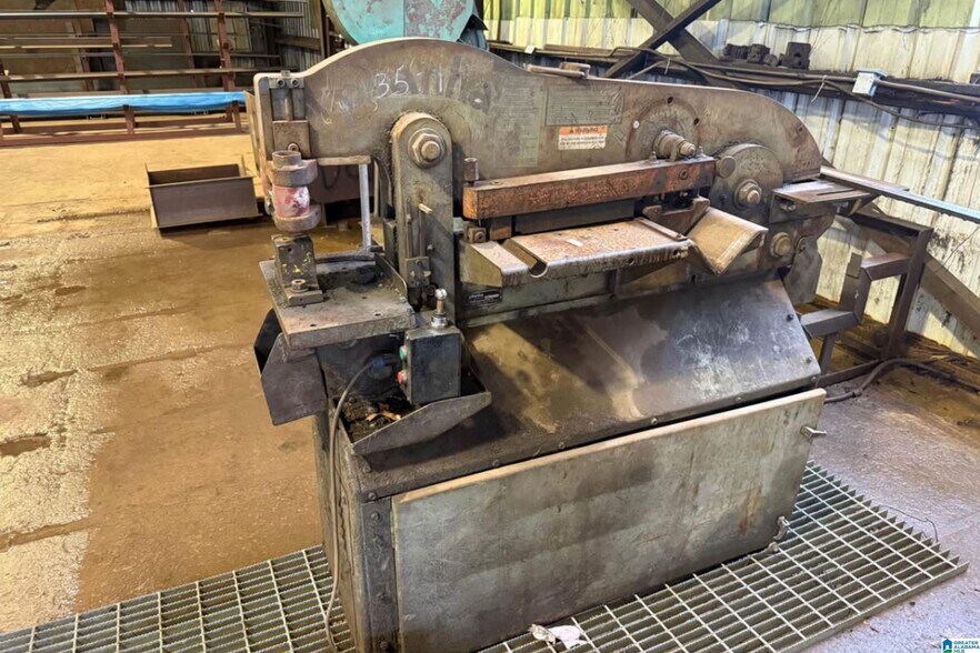 More Photos Of 765 Hart Cir, Warrior Industrial For Sale