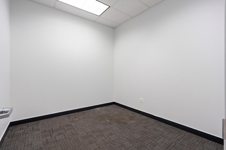 More Photos Of 912 W Bay Ave, Barnegat Storefront For Lease