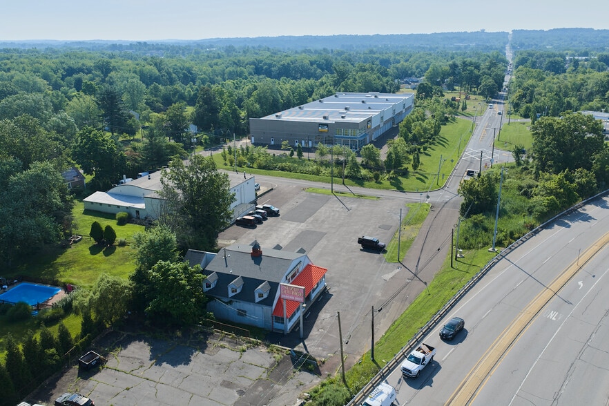 More Photos Of 2453 County Line, Line Lexington Freestanding For Sale