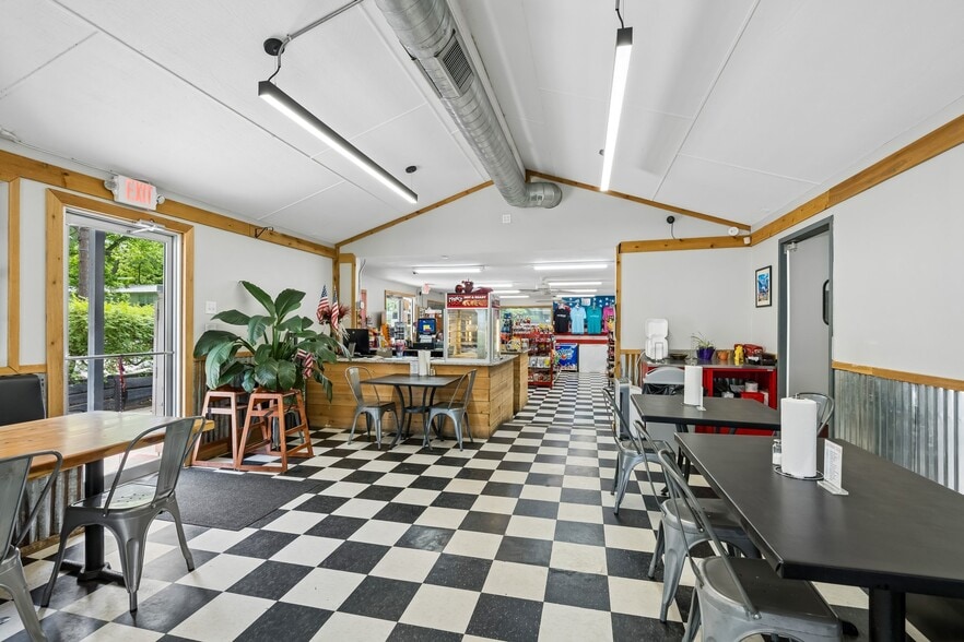 More Photos Of 8848 Soldier Creek Rd, Kingston Hotel For Sale