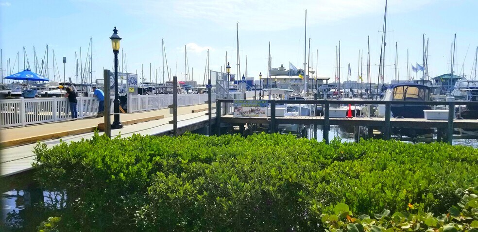 More Photos Of 1001 Riverside Dr, Palmetto Office For Lease