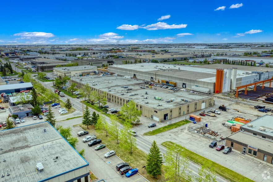 More Photos Of 4357 54 Av SE, Calgary Warehouse For Lease