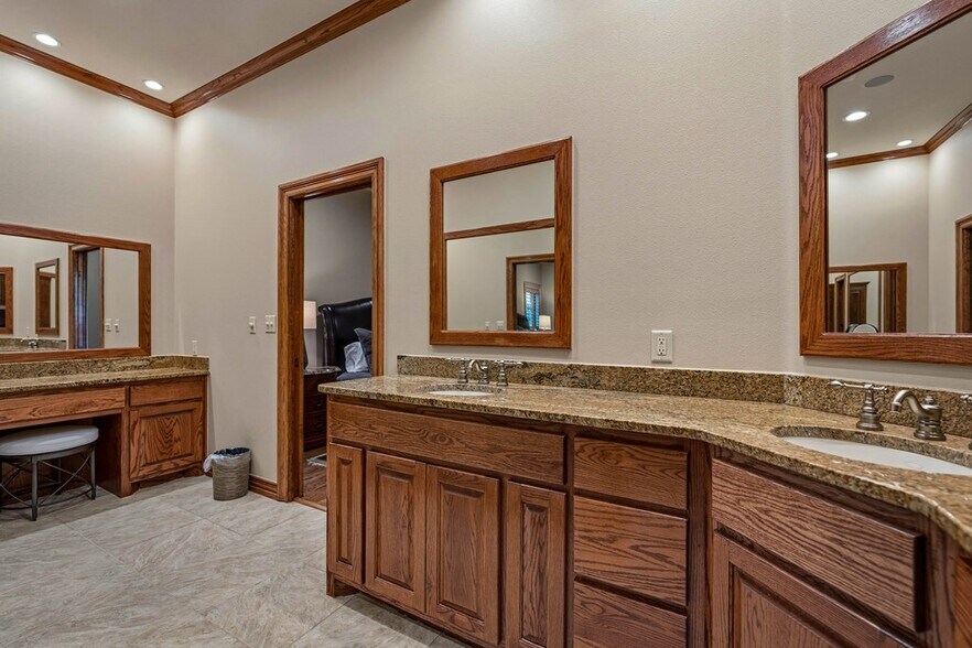 More Photos Of 2409 Commerce st, San Saba Land For Sale
