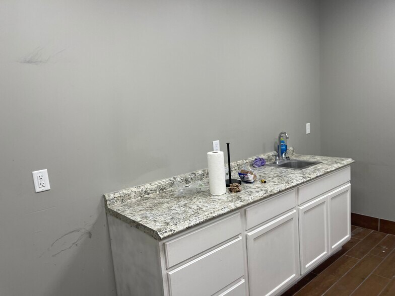 More Photos Of 22936 Kuykendahl Rd, Spring Unknown For Lease