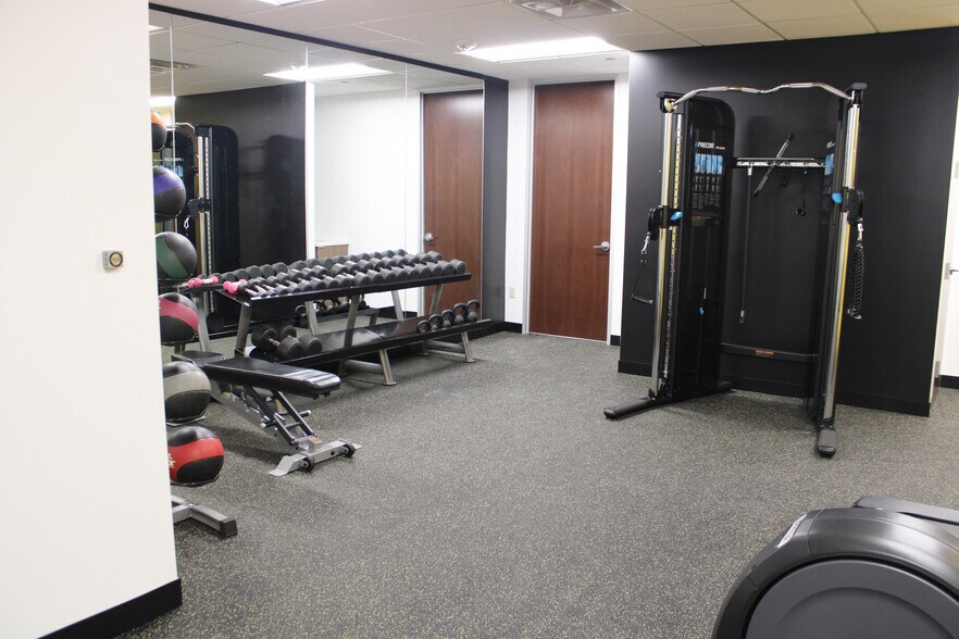 More Photos Of 3500 Oak Lawn Ave, Dallas Loft Creative Space For Lease